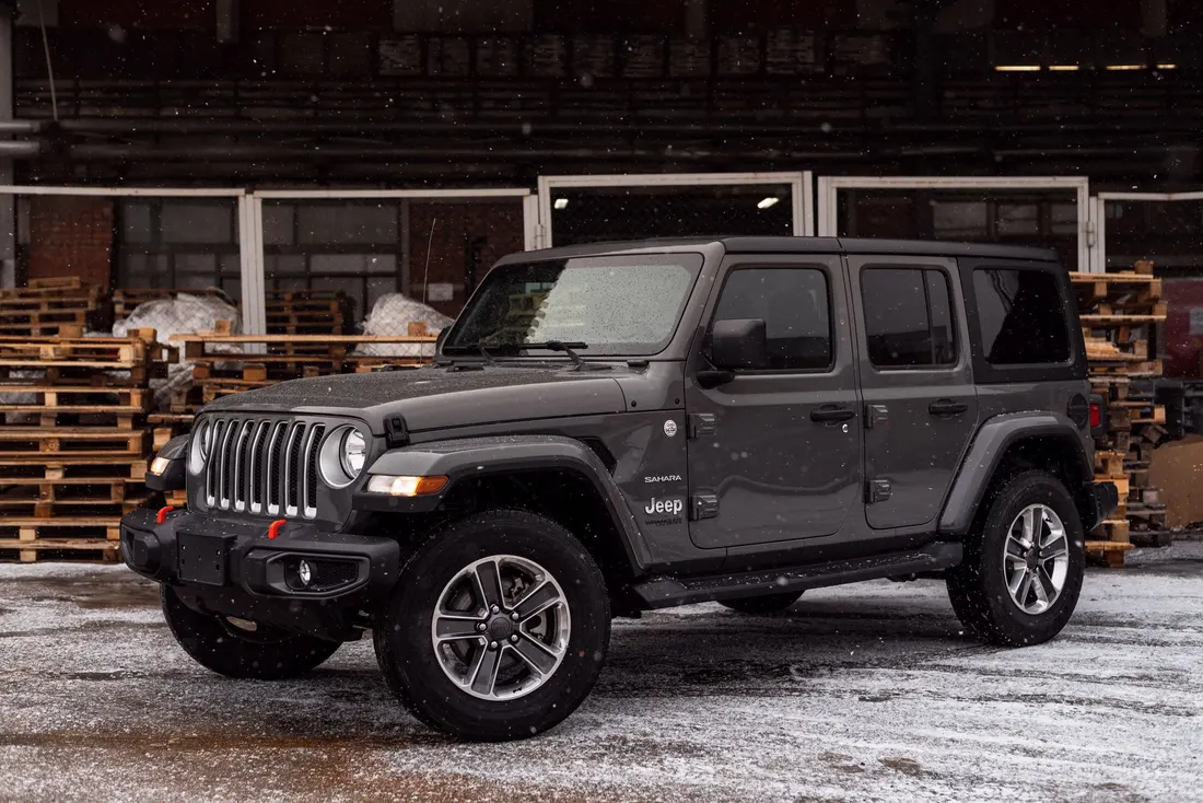SUV compact gris